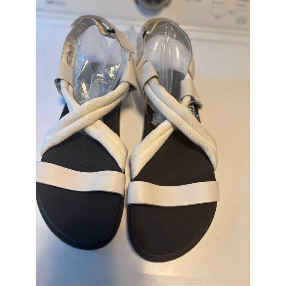 Sorel White Leather Sandals